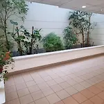 B & S - Free Garage Parking アパート