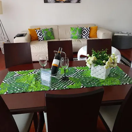 B & S - Free Garage Parking Apartment