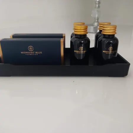 B & S - Free Garage Parking * 什切青