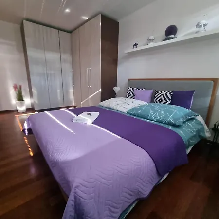 B & S - Free Garage Parking *