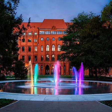 B & S - Free Garage Parking 什切青